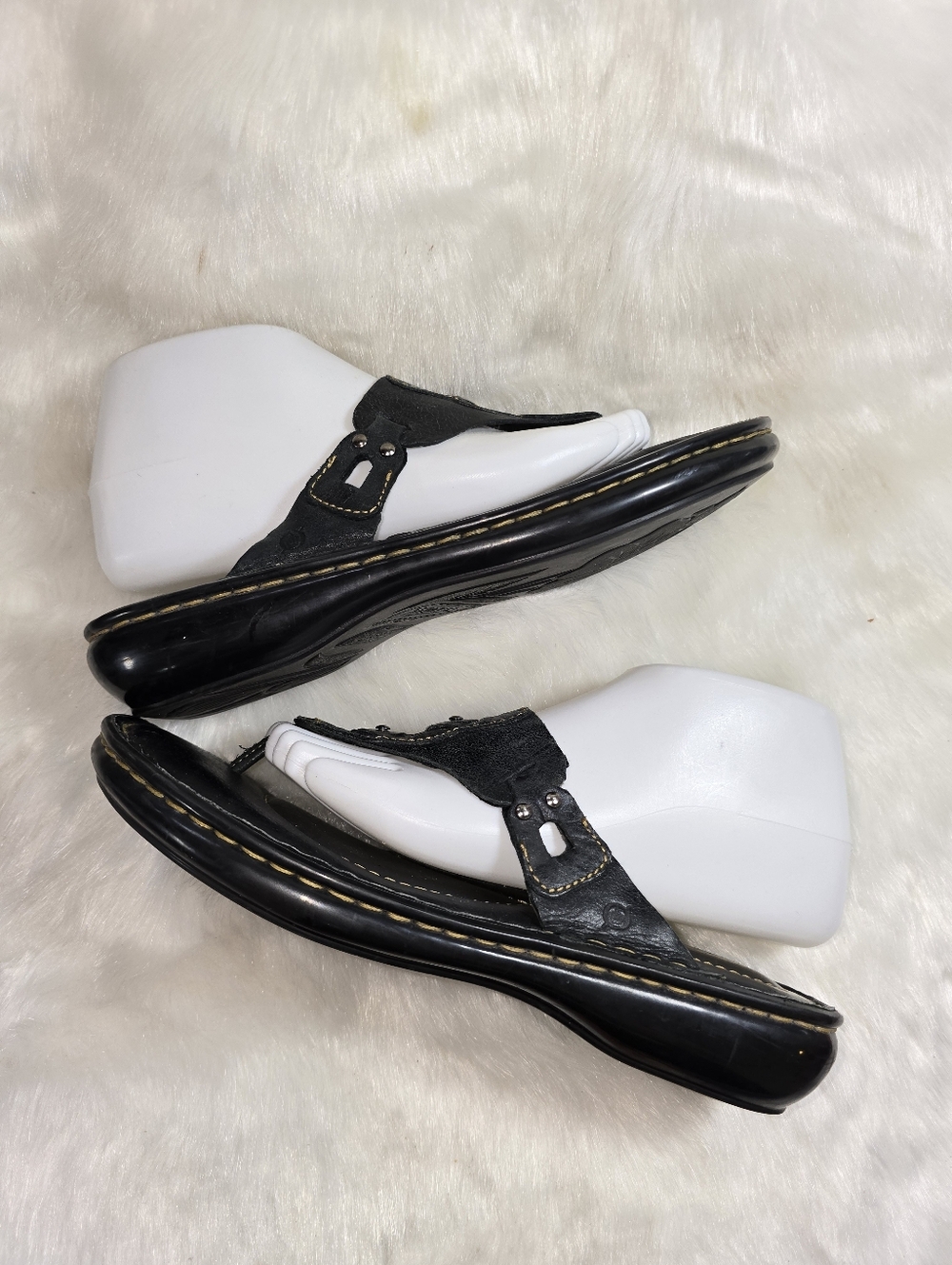 Born Womens Mahogany Leather Padded Flip-Flop Sandals - Picture 6 of 11
